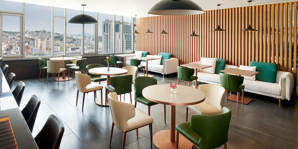 EXECUTIVE LOUNGE thumbnail
