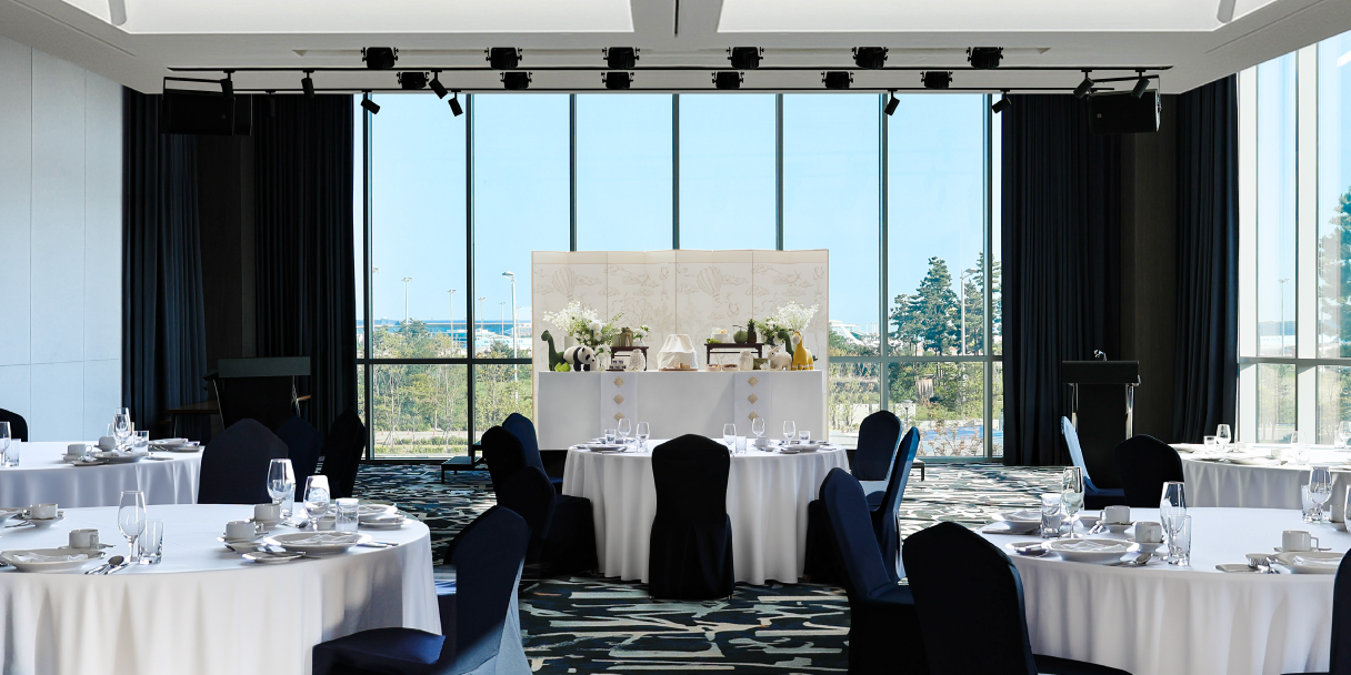 [1st Birthday] Champagne Hall thumbnail