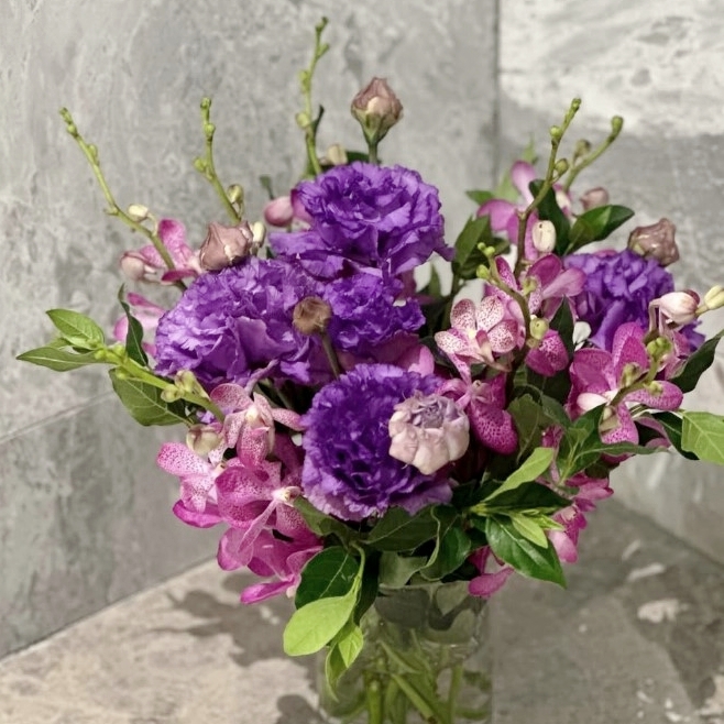 Raffia Flower & Garden thumbnail